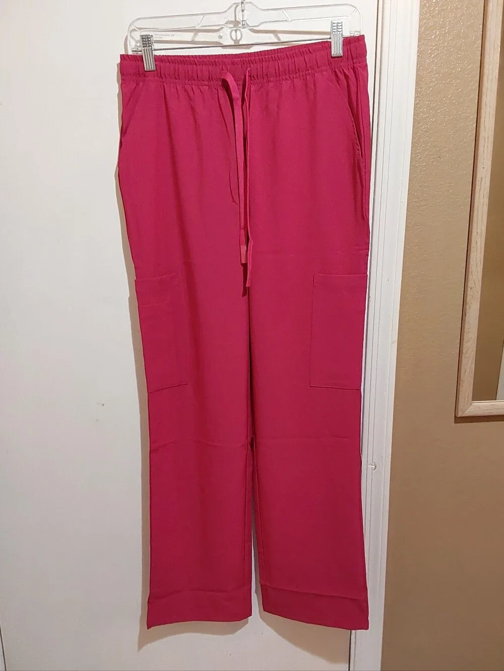 🌺 NWT Cozyfit Bright Pink Medical Scrub Set - Picture 2 of 15